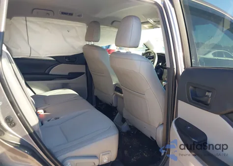 2019 Toyota Highlander Le Plus z USA, uszkodzony, nr VIN 5TDZZRFH9KS325034